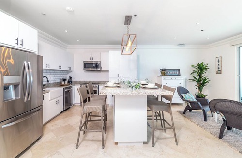 Rosarito Apartment | Spacious Oceanfront Condo @ Las Olas, Pools & Gym