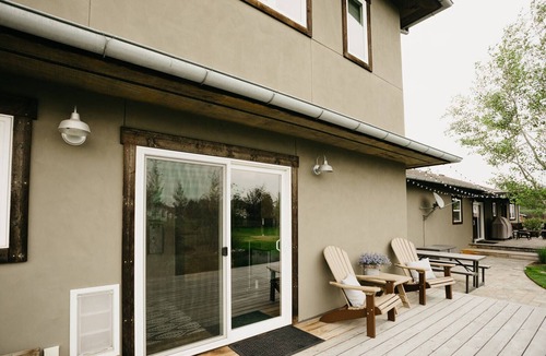 Bozeman House | Spacious studio! Quiet, clean & comfortable. Excellent location!