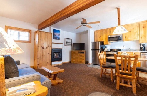 Tahoya Shores Apartment | Spacious Studio | Red Wolf Lakeside Lodge