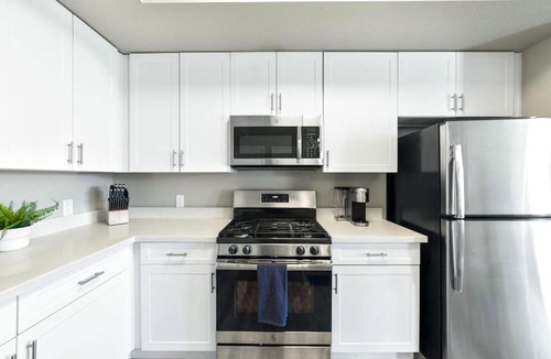 Sparks Apartment | Sparks 1BR Water Views · Spring Season & Views
