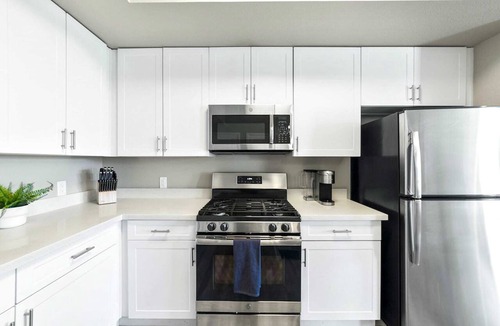 Sparks Apartment | Sparks Marina 2BR · Mountain Views, Pool & Gym
