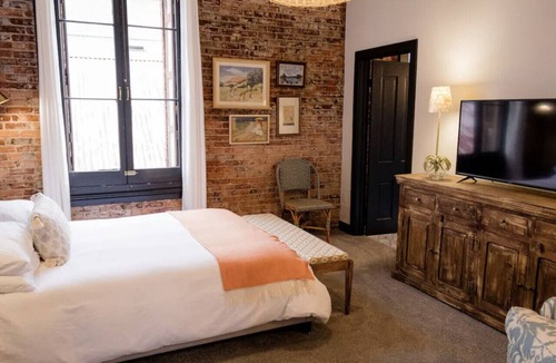 Nevada City Hotel | Speakeasy Queen Suite (Rm 3)