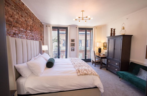 Nevada City Hotel | Speakeasy Suites