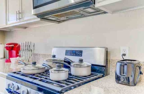 Las Vegas House | Special Sale! King Bed! EV Charger! Rain Shower!