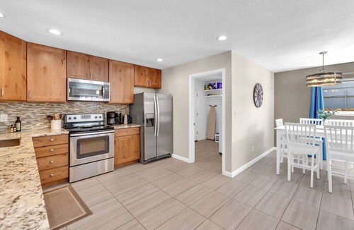 West University House | *Special~UNR~Downtown~Family~Sleeps 10~RenoRetreat