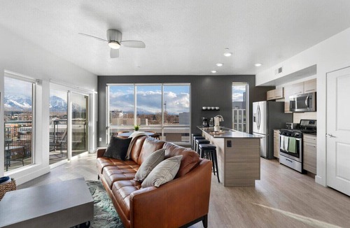 Downtown Salt Lake City Apartment | Spectacular Central City 2BD2BA