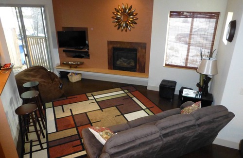 Southern Crossing House | Spectacular Luxury Old Mill District Townhouse Walking Distance To River Walk