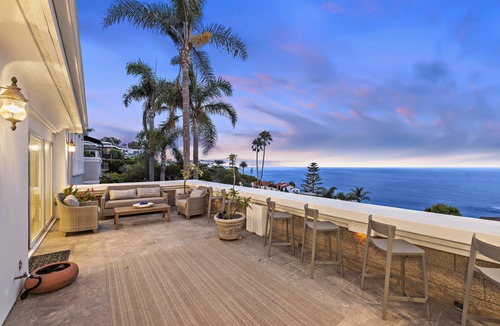 Coast Royal House | Spectacular panoramic ocean views and beautifully furnished!