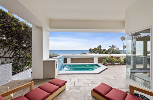 Coast Royal House | Spectacular panoramic ocean views and beautifully furnished!