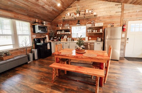 Raymond Cabin | Starry Night Cabin