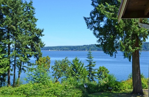 West Hills Apartment | Stay in a lovely Beach Cottage w/a beautiful private beach on Hazel Point!
