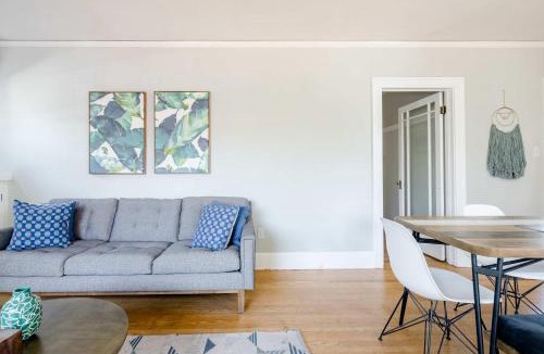 Alberta Arts District House | Stay Portland - Alberta Arts Haven - 2BR - 4 Guests - Walk to Eats