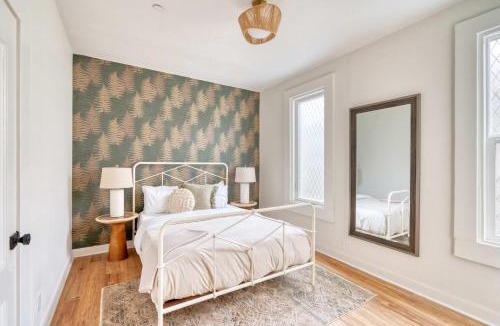 Uptown House | Stay Portland - Renovated Historic Nob Hill Home - 94 WalkScore
