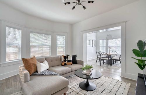 King House | Stay Portland - The Soul District Lounge - 91 WalkScore