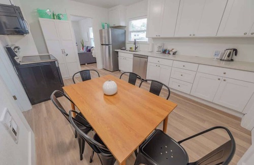 Coos Bay House | #StayInMyDistrict Coos Bay Primrose Cottage