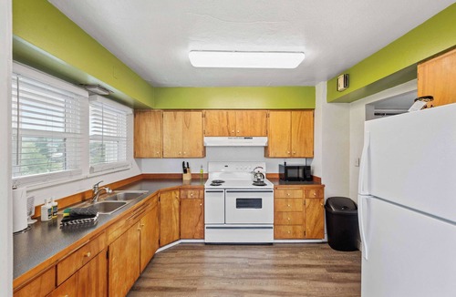 Coos Bay Apartment | #StayinMyDistrict Historic Apartment Near Downtown