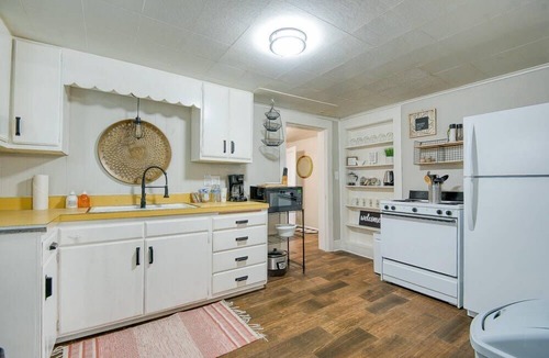 Coos Bay Apartment | #StayinMyDistrict Historic Heritage in Coos Bay