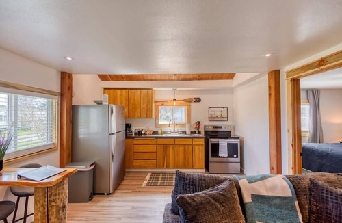 Lakeside House | #StayinMyDistrict Lakeside Near Oregon Dunes*