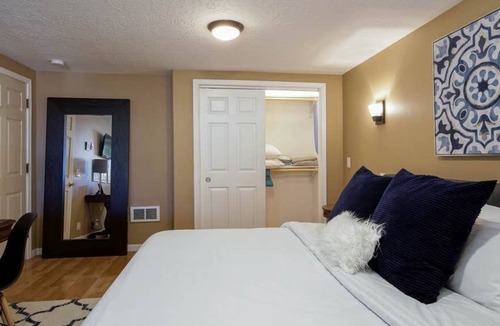 Northwest Portland Apartment | #StayinMyDistrict St Johns Forest Park Retreat