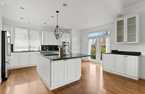 Sammamish House | Stellar Sammamish 5BR w/Yard, nr Eclectic Cuisine & Parks, by Blueground