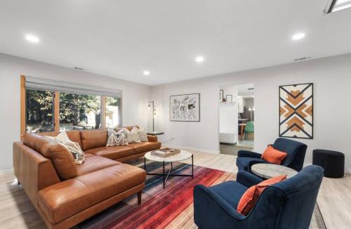 Tahoe Island House | Stellars Jay Getaway Pet Friendly in City of SLT