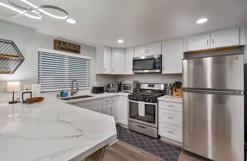 Al Tahoe House | Steps to Lake Tahoe | Fenced Yard | Pets Welcome