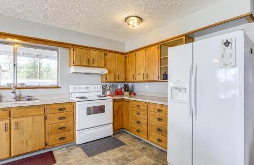 Pine Hollow House | Steps to Pine Hollow Reservoir: Home w/Fire Pit!