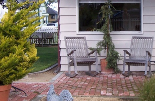 Pacific Grove Apartment | Steps to the Beach-License # 0178