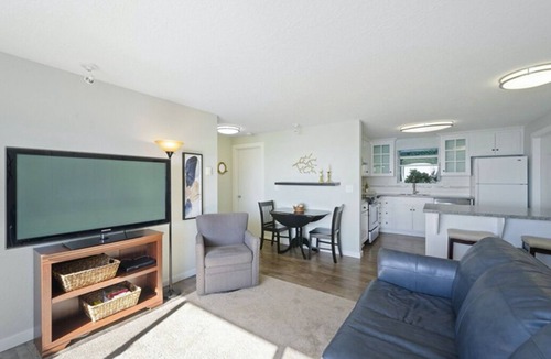 Netarts Condo | Steps to the Sand on Netarts Bay. Pet Friendly