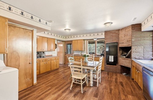 Spokane Cabin | Storybook Cottage Hideaway 10 Acres + Riverfront