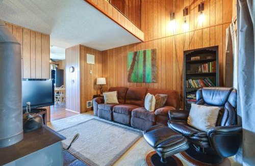 Pinecrest House | Strawberry Townhouse: Walk to Leland Snowplay!