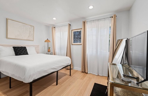 San Marcos House | Strict No Parties, New Modern Clean Cozy Home