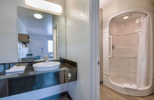 Albuquerque Hotel | Studio 6 Albuquerque, NM – Midtown