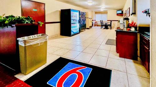West Portland Park Hotel | Studio 6 Suites Portland OR I-5 OHSU