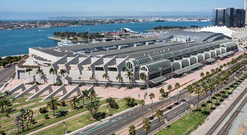 Pacific Terrace Hotel | Studio Free Parking Walk to Convention