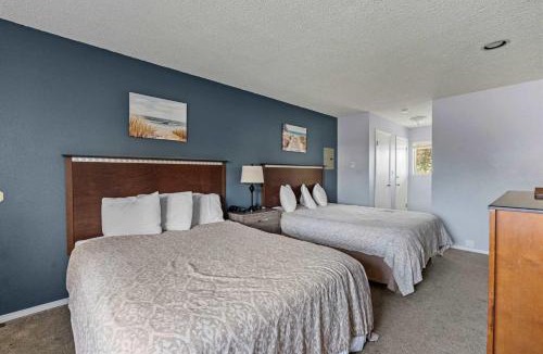 Ocean Shores House | Studio Ground Floor Condo for 4 - Pool and Hot Tub