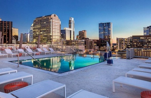 West End Condo | Studio unit/Austin - Full Kitchen, W/D, Rooftop Pool, & More!