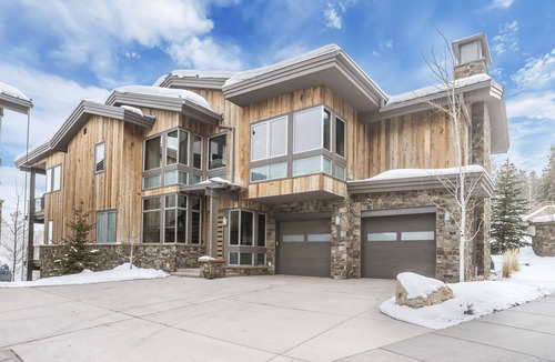 Deer Valley Ski Chalet | Stunning 6-bedroom Chalet in Heart of Park City 6 Home by Redawning