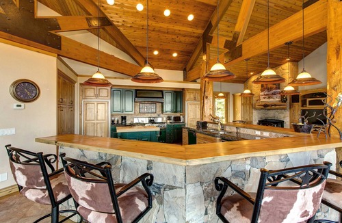 Summit Park House | Stunning 6BR Mountainview | Hot Tub