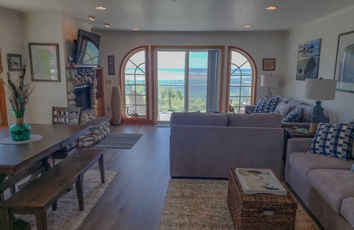 Netarts House | Stunning Bay and Ocean Views!