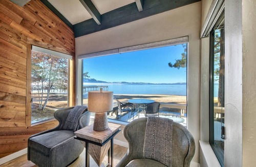 South Lake Tahoe House | Stunning Lakefront Near Heavenly LLV611