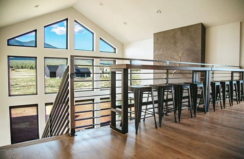 Fort Valley House | Stunning Mountain Views w/Hot Tub, A/C & Heated Floors at Base of Snowbowl