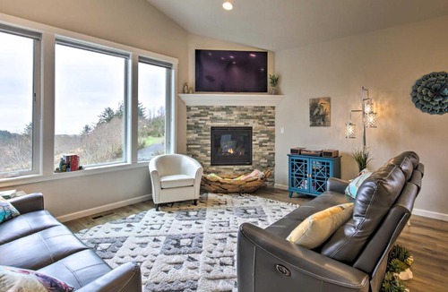 Neskowin House | Stunning Neskowin Gem: View of Cascade Head!