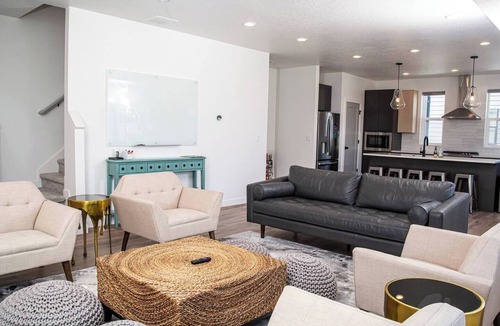 Centerville House | Stunning Townhome in Centerville/Farmington UT