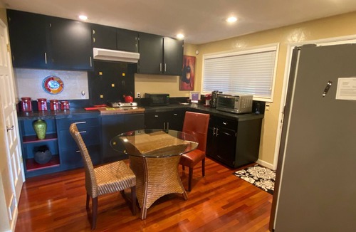 Central Oregon House | Stunning Views, 2 BR 2 BA Convenient to UO, Autzen and The Springs