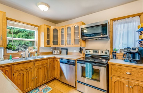 Camano Island House | Stunning waterfront getaway with firepit, woodstove, & scenic deck