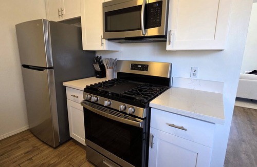 Beverly Hills Apartment | Stylish 2 bedroom + loft with rooftop patio and views near Beverly Hills