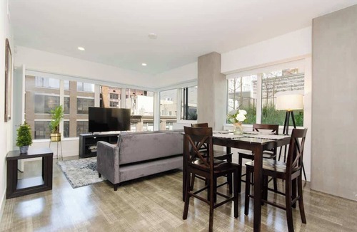 Downtown Los Angeles Apartment | Stylish 3BR Tower Apt w/Pool, Skydeck Haven Spot