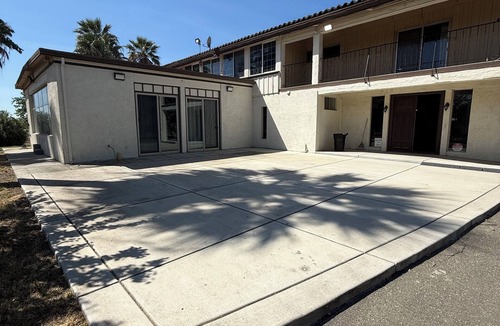 Williams House | Stylish 60s home with INDOOR POOL on 2 acres