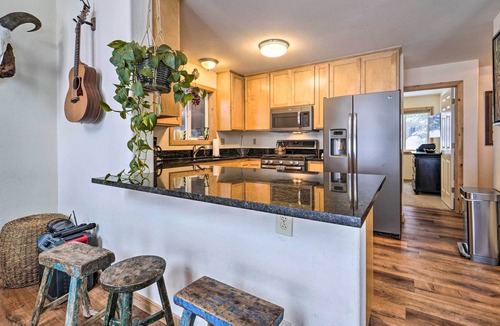 Donner Lake Woods Cabin | Stylish Cabin in Truckee - Swim, Ski, Hike!